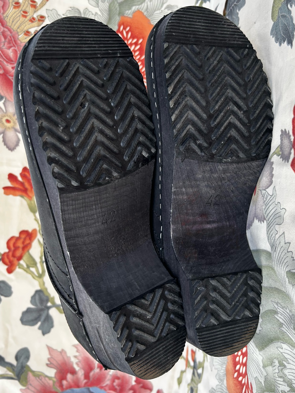 Sanita Leather Closed Leather Clogs - Picture 8 of 10